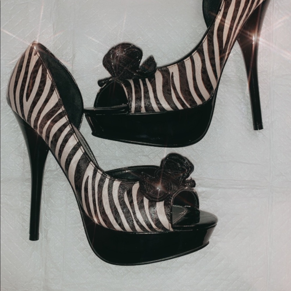 Zebra Pumps - Picture 6 of 7